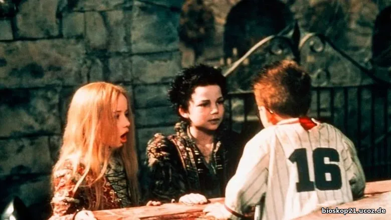 Nonton Film Southern The Little Vampire (2000) Subtitle Indonesia 